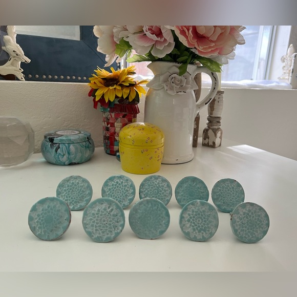 8 Turquoise ceramic Knobs from Anthropologie. Each is hand made & hand painted. - Picture 5 of 9